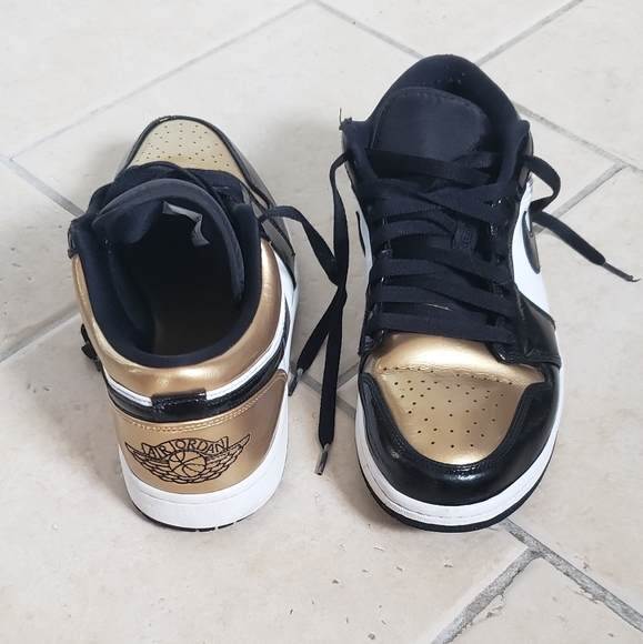 Air Jordan 1 low gold toe size 11 - Picture 5 of 7